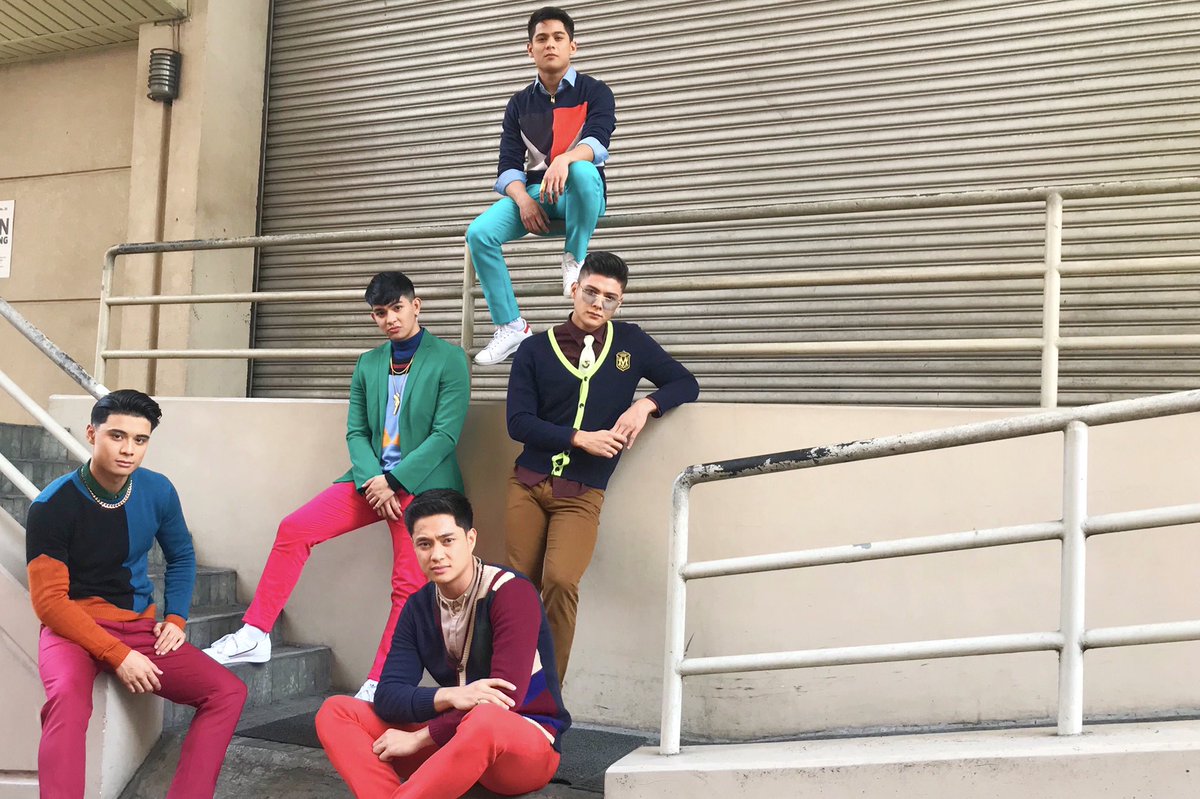 imjoaoconz's tweet photo. Mama Para Muna Sa Tabi Eh. ✋🏼

Thank You So Much Superfans And Bandmates For Supporting Us During Our Run In Himig Handog 2018 And Congratulations To All The Winners! 🙌🏼

Styled By Rubri @rodelbrinas 
Associates @gregooorgeous &amp; Kat
Make Up By @mabeth_concepcion https://t.co/AZ4MtEWbZO
