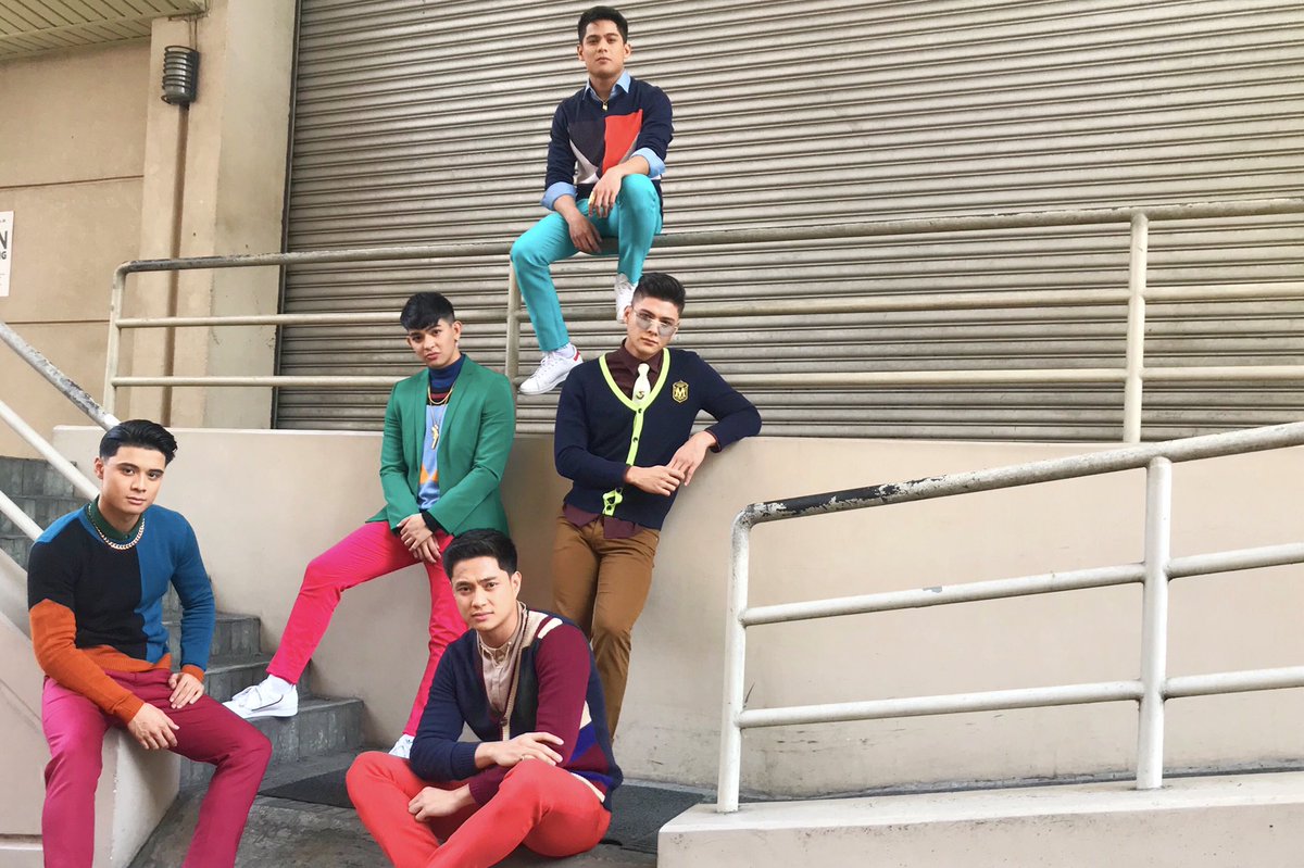 imjoaoconz's tweet photo. Mama Para Muna Sa Tabi Eh. ✋🏼

Thank You So Much Superfans And Bandmates For Supporting Us During Our Run In Himig Handog 2018 And Congratulations To All The Winners! 🙌🏼

Styled By Rubri @rodelbrinas 
Associates @gregooorgeous &amp; Kat
Make Up By @mabeth_concepcion https://t.co/AZ4MtEWbZO