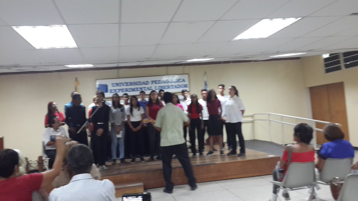 Nuestro coro presente en él Aniversario de la Universidad Pedagogica Experimental Libertador.Extension Maracay.14/11/2018.Bajo la Dirección del Prof. Arnaldo Torres