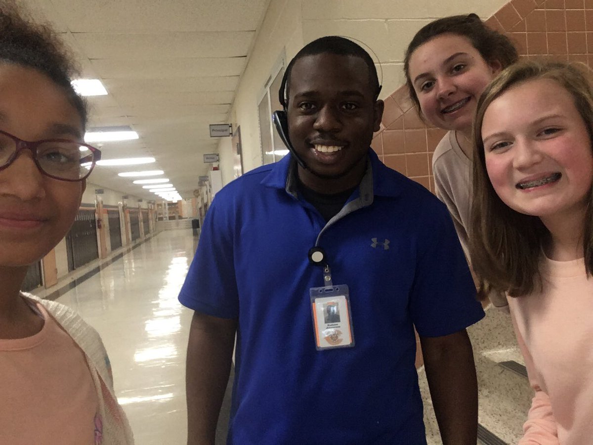 PamEilers22's tweet photo. When you notice weird use of capitalization in students’ writing, you plan for a super engaging activity to reinforce the convention rules for proper &amp; common nouns. #selfies4edu #CISDPR1DE @iamsturchie https://t.co/JnCwzlvfYj