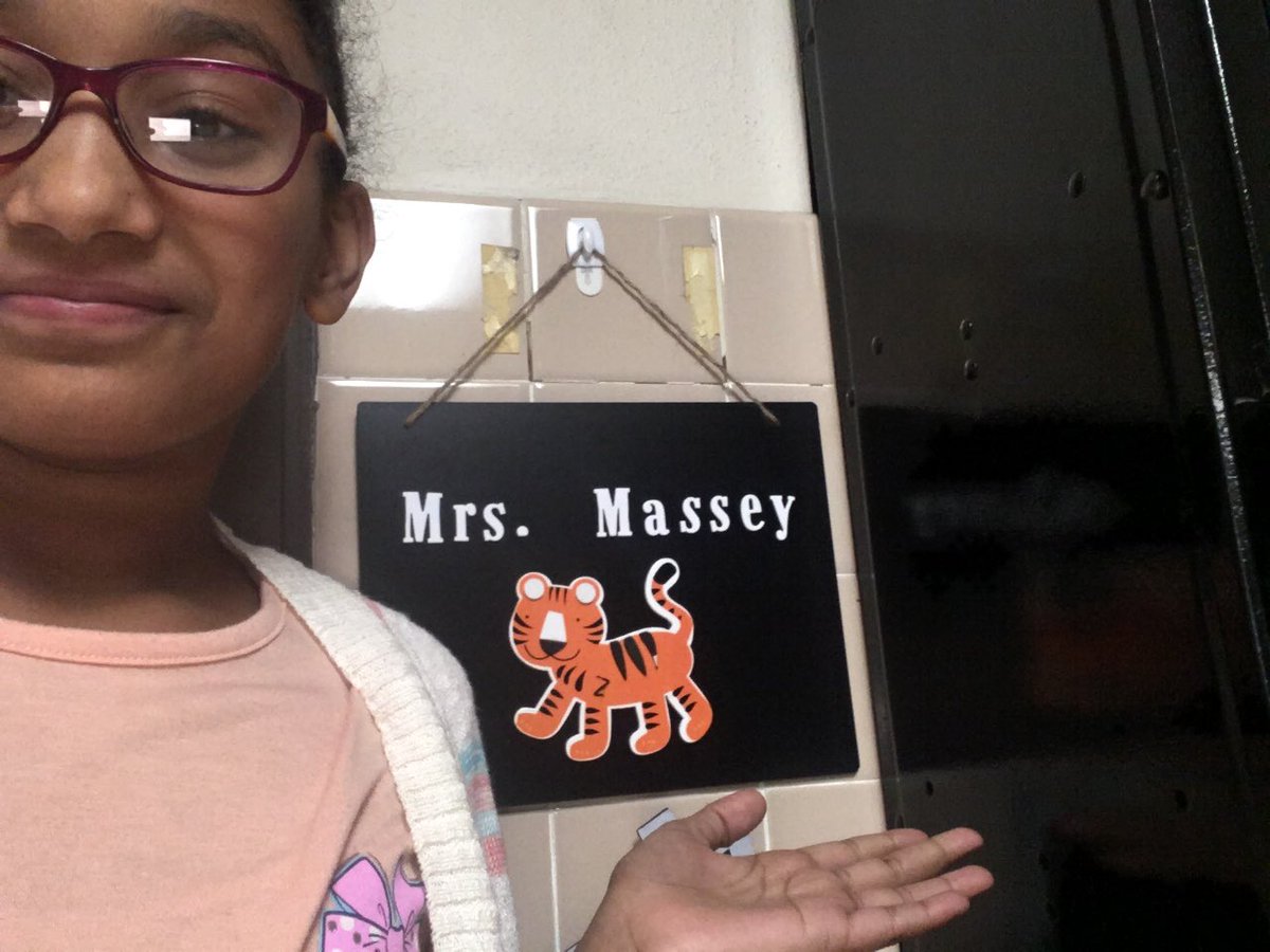 PamEilers22's tweet photo. When you notice weird use of capitalization in students’ writing, you plan for a super engaging activity to reinforce the convention rules for proper &amp; common nouns. #selfies4edu #CISDPR1DE @iamsturchie https://t.co/JnCwzlvfYj
