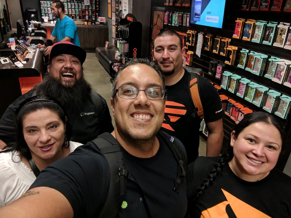 Visiting stores in Huntington Park with @SoCalSmartPay @BDP_Christian and <a href="/Jenhustle976/">Jen Villalobos</a> getting them ready for #smartpay and #BoostShield 

#boostnation #southwest #LAMetro 
<a href="/dahlquist/">dahlquist</a>