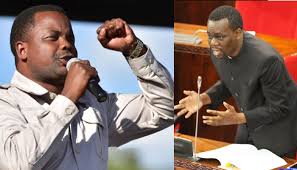 AdoShaibu's tweet photo. Somo la kusoma alama za nyakati ni muhimu sana kwa mwanasiasa yeyote yule anayetaka kupiga hatua:

1. 2013: Aliyemkwida Mwigamba (Sasa Kada wa CCM), kumpora laptop na kunasa "Mkakati wa Mabadiliko": Godbless Lema
 
2. 2018: Aliyefanya Press kushinikiza @zittokabwe aachiwe: Lema https://t.co/iCIjbb9Kgm