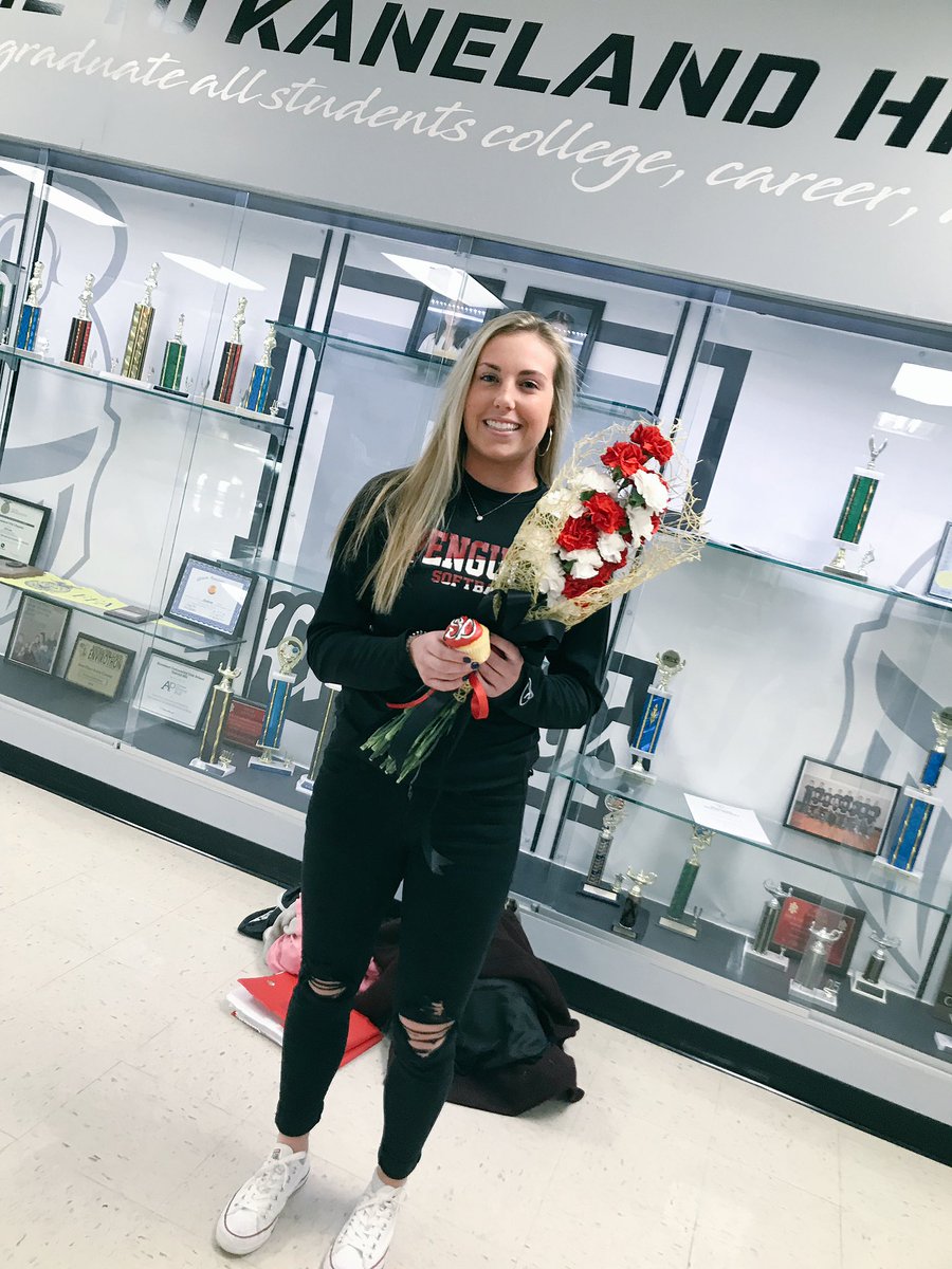Hailey Roach tweet media