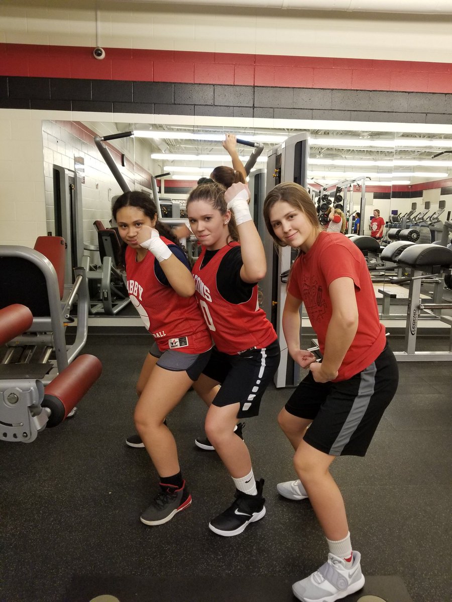 Ms_Meserole's tweet photo. Pumping their way into the season #AbbyFalcons https://t.co/WVue2pph9x