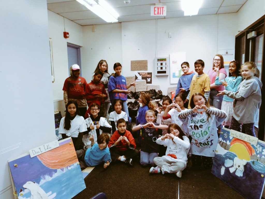 Teacher_Heart's tweet photo. #IGiveAShirt @TDSB_JGWorkman @JPDesLauriers @LSF_LST @EcoSchoolsTDSB @PolarBears @RCOntario @VarietyVillage https://t.co/h8FCF6gxgA