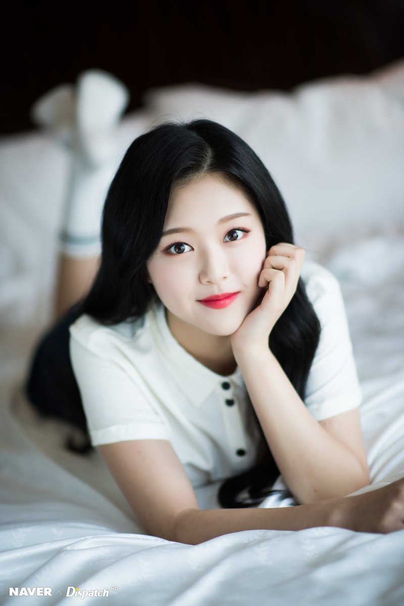 hyewonismarried's tweet photo. From 2016-2018

Wow look at our grown woman Hyunjin it feels like just yesterday when she just was 16~ Now she's an 18 year old young adult about ti go to college... I'm not crying you are TT

#HappyHyunjinDay #HappyBreadjinDay #LOONA #이달의소녀 #orbits #loonadebut https://t.co/Ta4w97u8oh