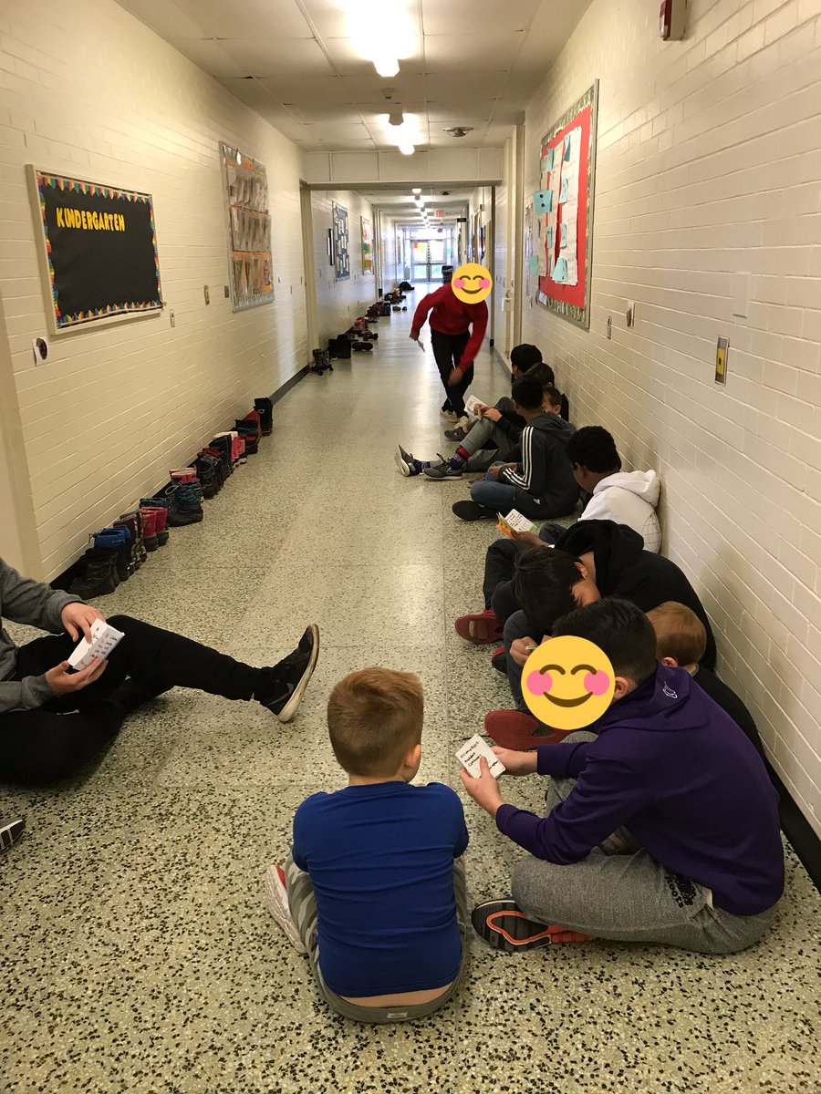 mrsshepherd3's tweet photo. We were lucky 7/8s this morning as we shared the mini books we created with our friends in kindergarten. Our books were demonstrating our learning about decomposers, consumers and producers. #RiversidePS https://t.co/dkIygvoAYD