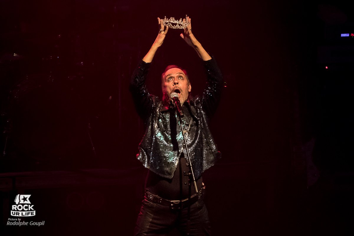 RockUrLifeNET's tweet photo. #Preview : @petermurphyinfo au @bataclan_ !
 
(#photo - @RGoupil1981)
 
@alias_prod 

#PeterMurphy #Bataclan #RockUrLife https://t.co/ghdje7GMeE