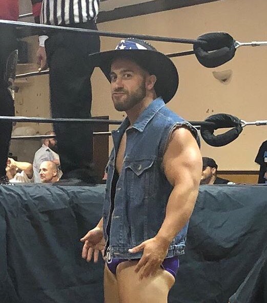 Undercover_Hoss's tweet photo. Red Deadlift Redemption 😂😂😂💪💪💪💯💯💯 🤠🤠🤠 #SWOLEPATROL https://t.co/GEMFhsDN12