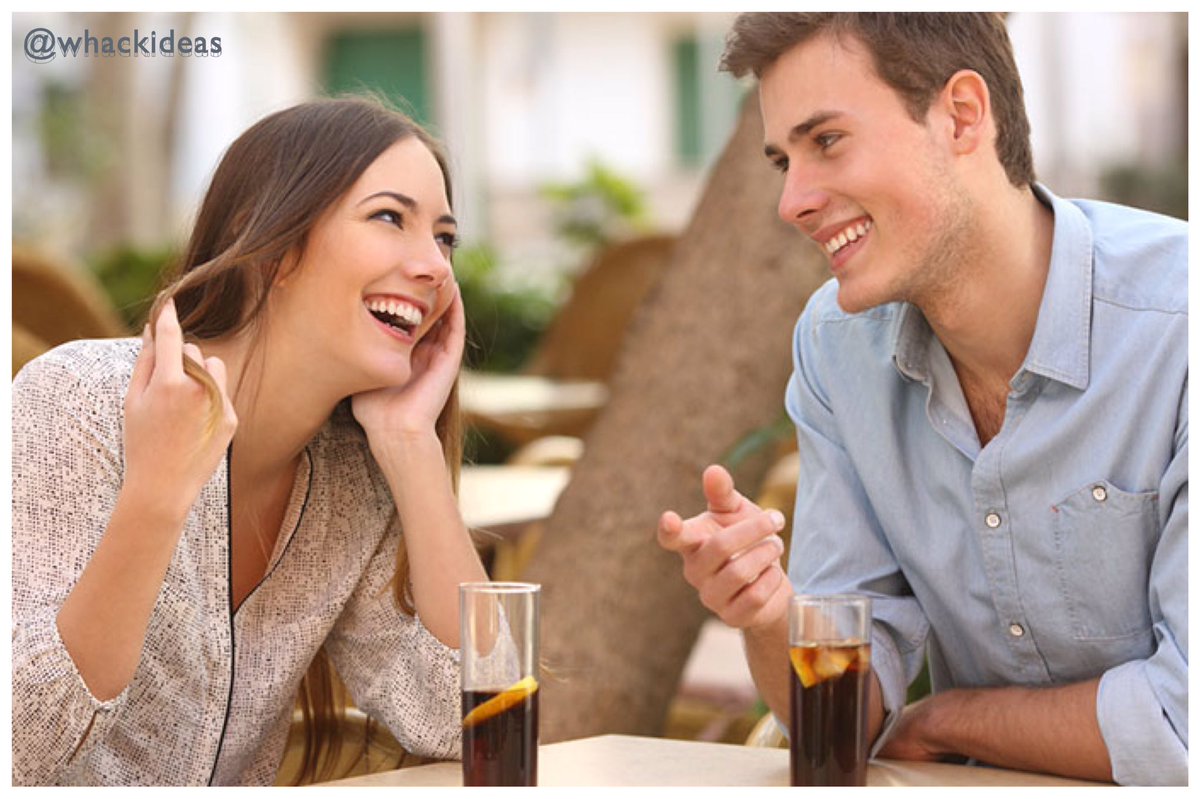 Взгляд влюбленного парня. Общение мужчины и женщины. Дружелюбный человек фото. Мужчина что-то рассказывает. Antonio guillem.