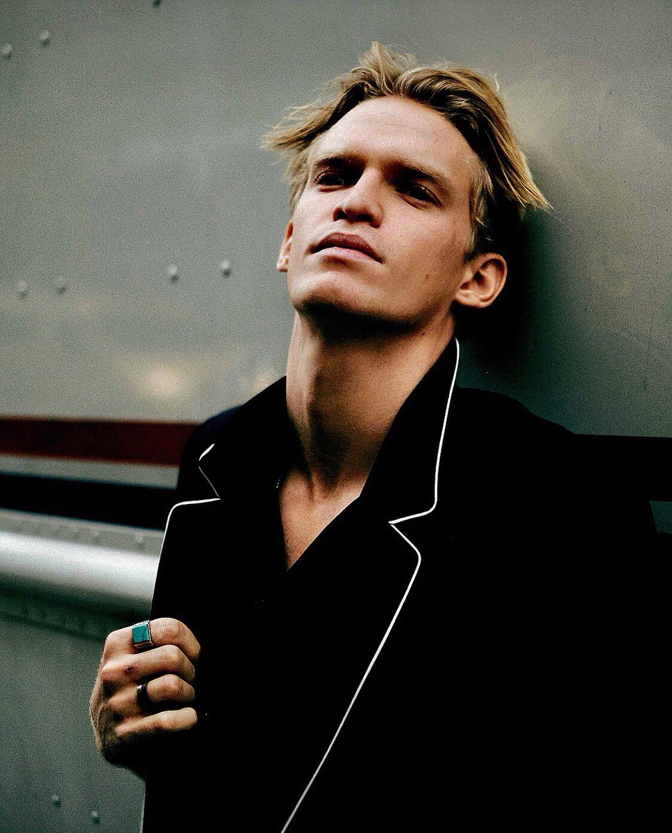 CodySimpson's tweet photo. ootd. the streets of new york. https://t.co/sHbkVlnYFV