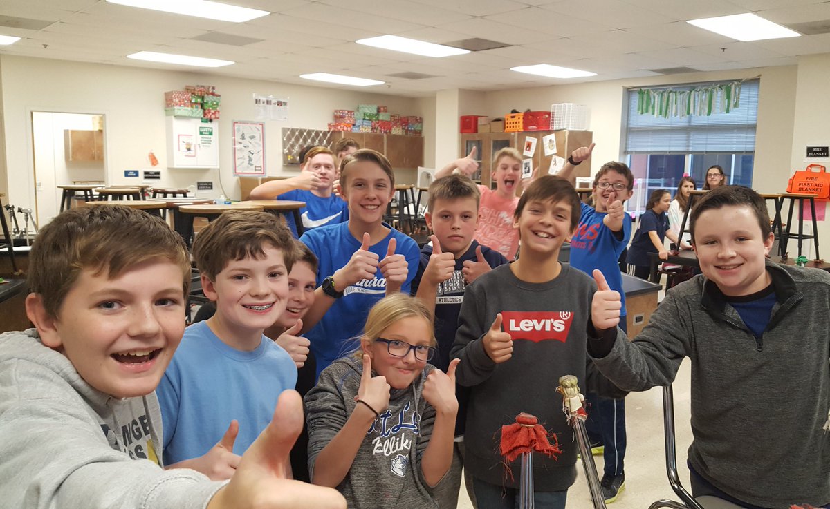 Bernard NJHS members getting together for a great cause. 1,000 sandwiches made and tons of smiles to go around. Way to go! <a href="/GlastetterSci/">Emily Glastetter</a> <a href="/BernardMiddle/">Bernard Middle MSD</a> #PatriotPower #PatriotProud