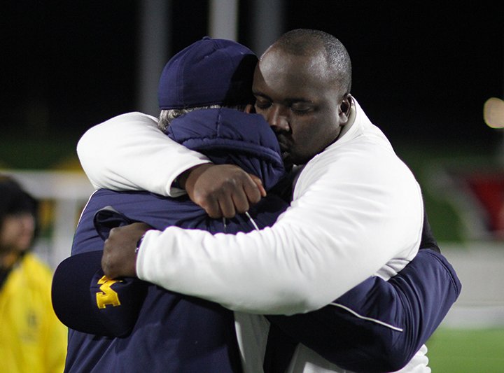 manestreamnews's tweet photo. McKinney is Gold: Photos from Friday's historic win against Boyd
https://t.co/z3UpzFQd0z #WAWG #WAWN https://t.co/AfIX7OIAHk