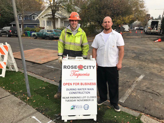portlandwater's tweet photo. Adrian co-owns and manages Rose City Taqueria in #NPDX where our maintenance and construction crews are rerouting water lines.
We make every attempt to limit impacts to businesses when conducting repair work but when we do, we go the extra mile. Tacos, anyone? 🌮🌮 https://t.co/hLdv1YKV8p