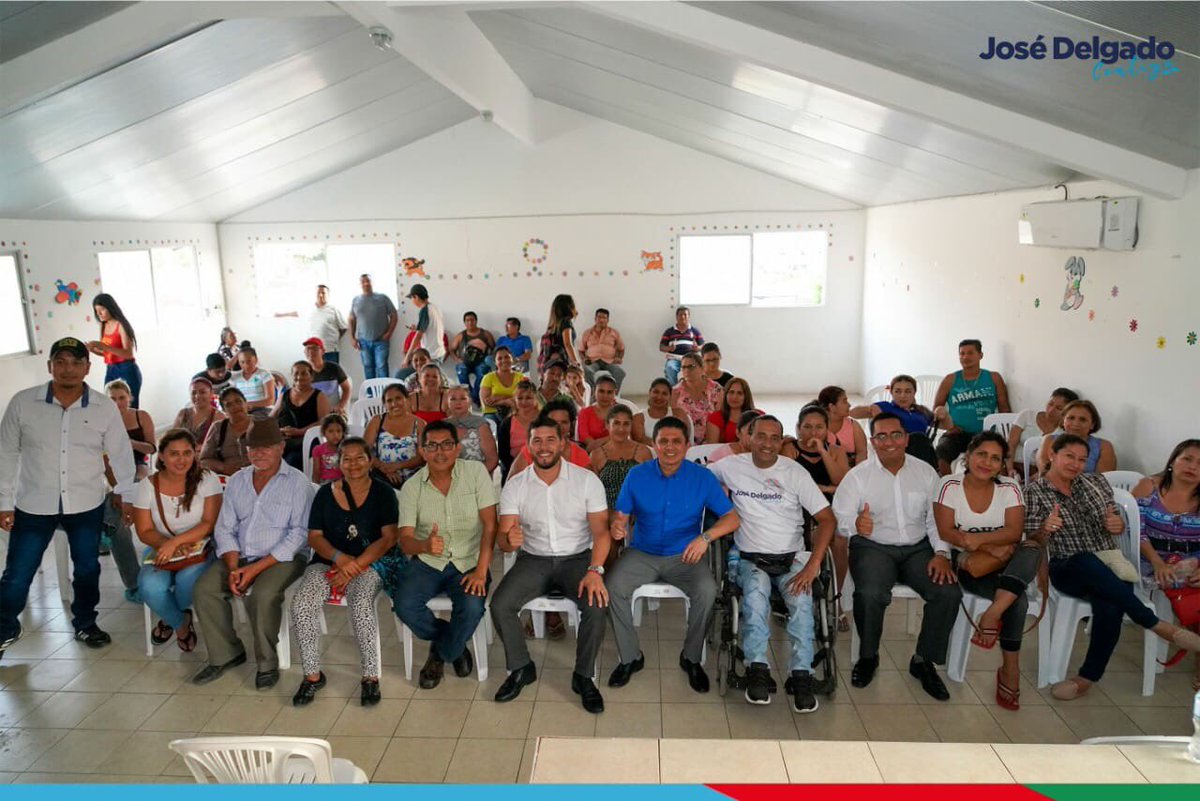 JoseDelgado_72's tweet photo. Nos reunimos con comerciantes de Nuevo Tarqui de la asociación "Los Progresistas".
Compartimos sonrisas, abrazos y propuestas. Vamos juntos hacia el Manta del desarrollo ⬆️🤝.

#MantaContigo
#JoséDelgadoContigo
#ContigoSíPodemos https://t.co/e6J7OeA4zn