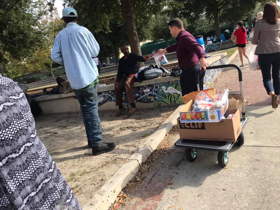 FirstCoastYMCA's tweet photo. A group of First Coast YMCA employees got together this week at our Metro office downtown to make and deliver almost 100 lunch bags for the homeless in 32202. #MyYZipCode #ForABetterUs https://t.co/2beMMzILCw