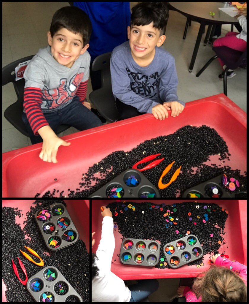 mskellykinder's tweet image. Busy week in KC! 
This weeks focus is shapes:
🔺💜🔵⬛️🛑 
What can you create out of a shape? How many shapes are there around you? Find a shape! #shapes #sortingshapes #workinghard #kinders @ThomasMoreOCSB