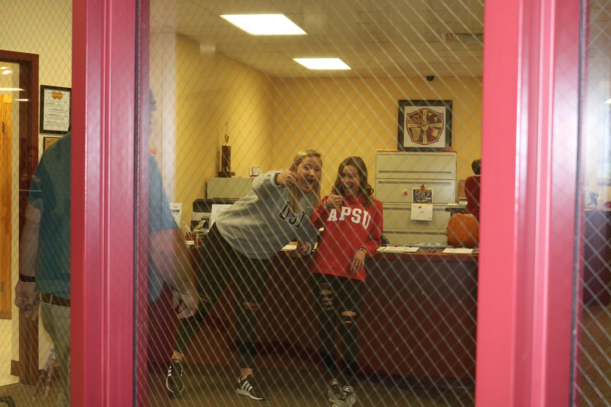 kweinzapfel2's tweet photo. officially a gov!!! huge thank you to everyone who supported allie and i make our dreams a reality today ❤️🖤 @AllieGoodin27 https://t.co/9qRnQwzsHj