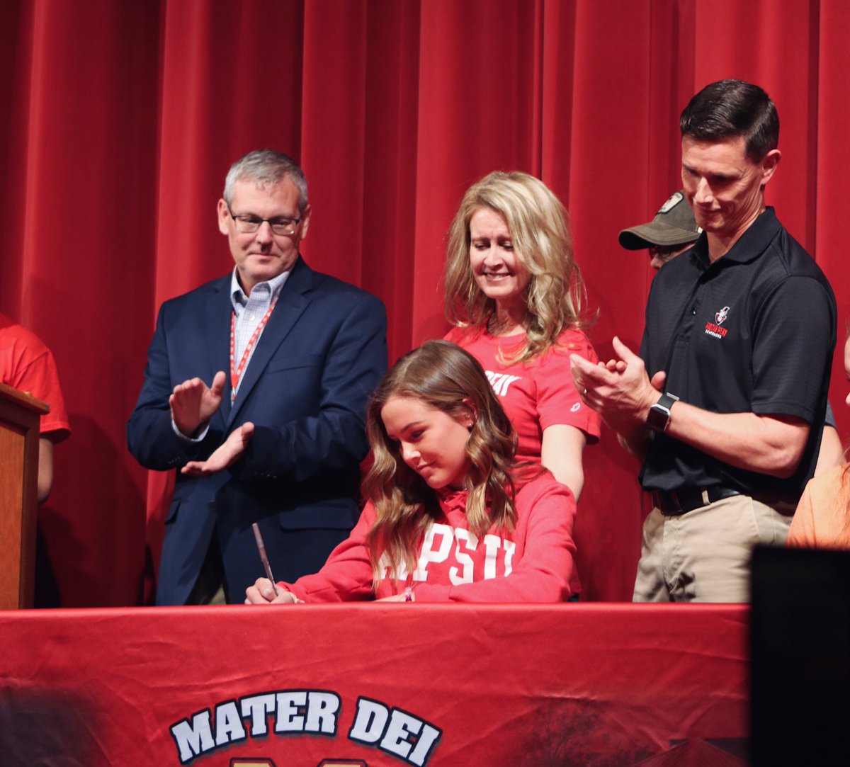 kweinzapfel2's tweet photo. officially a gov!!! huge thank you to everyone who supported allie and i make our dreams a reality today ❤️🖤 @AllieGoodin27 https://t.co/9qRnQwzsHj