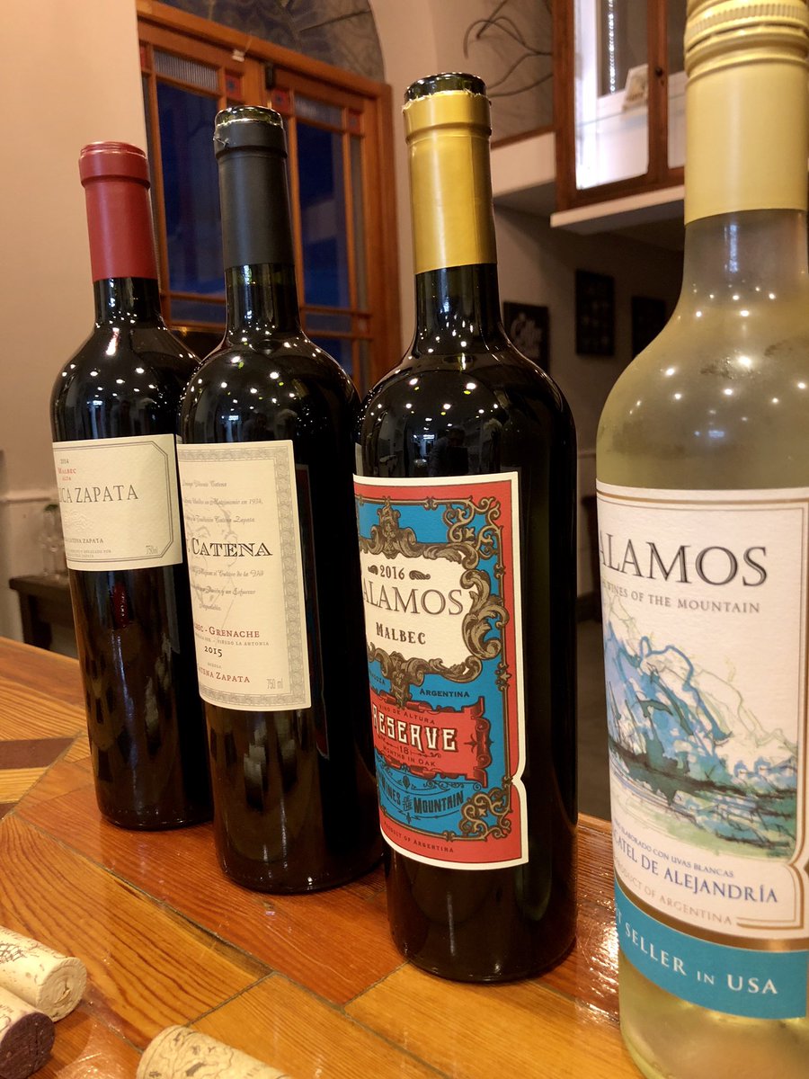 avolarblog's tweet photo. Estamos en el hotel boutique Casa Crespo, una hermosa casona de 1790 en #patagones, para disfrutar una tremenda cata de @CatenaMalbec organizada por vinoteca La Nueva Bodega. 🥂@sancatta @TomyBodegas https://t.co/K5PFUQRm4v
