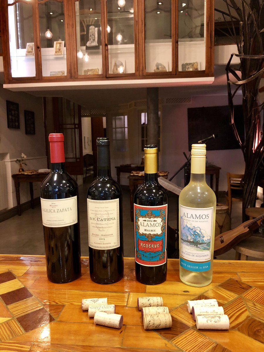 avolarblog's tweet photo. Estamos en el hotel boutique Casa Crespo, una hermosa casona de 1790 en #patagones, para disfrutar una tremenda cata de @CatenaMalbec organizada por vinoteca La Nueva Bodega. 🥂@sancatta @TomyBodegas https://t.co/K5PFUQRm4v