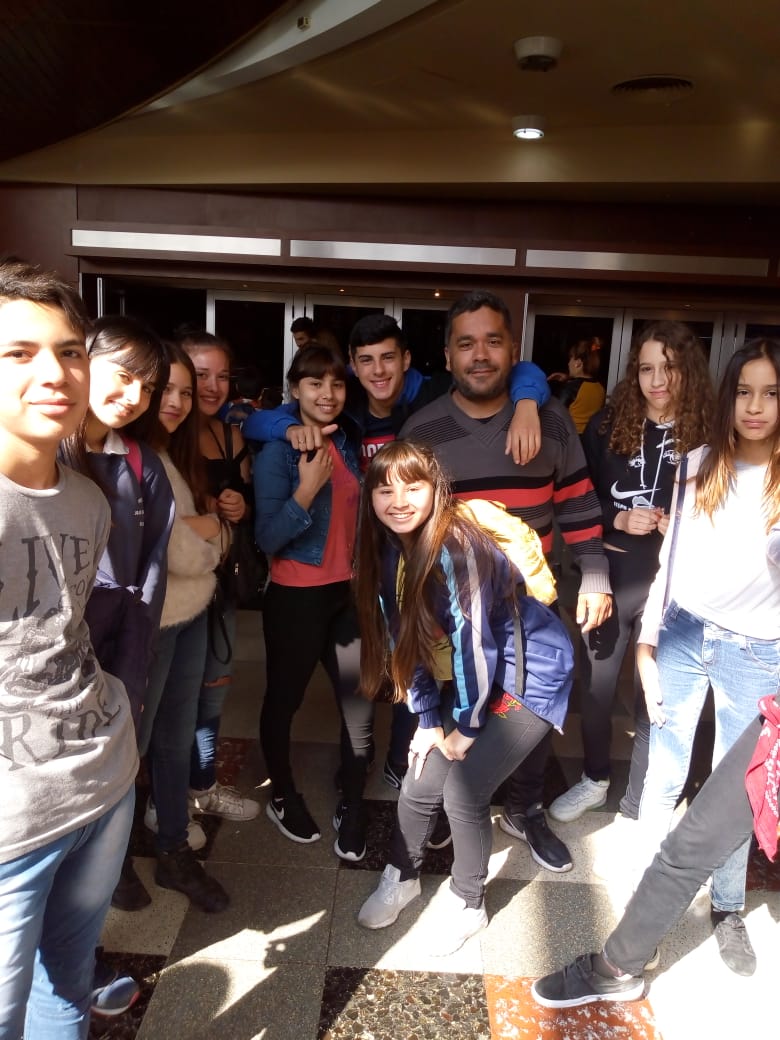 EnvionV's tweet photo. Queremos agradecer por la oportunidad de ir a el cine
Gracias
# Sandra Corbalan
# cristiana Vilotta
# Mariano Cascallares
#SOMOSBROWN
Envíon mundo feliz 
 don orione viejo y Barrio Libertad https://t.co/D7BjlgU3Ut