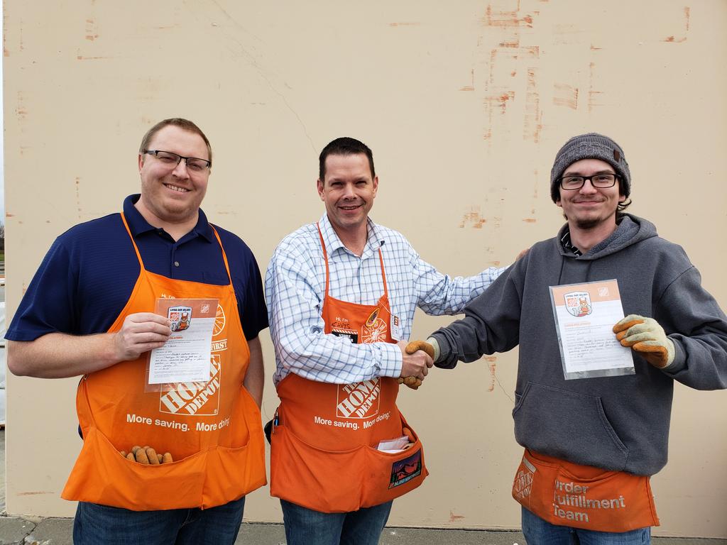 LarissaSwift1's tweet photo. Online rockstars! Thank you Zach and David for providing excellent customer service and getting mentioned in an outstanding online survey this week! Keep up the good work!  @ChrisB_d198 @DeatonKrissy @JasonBallDHRM  #PNW4THEWIN https://t.co/4YOUvjMwu8