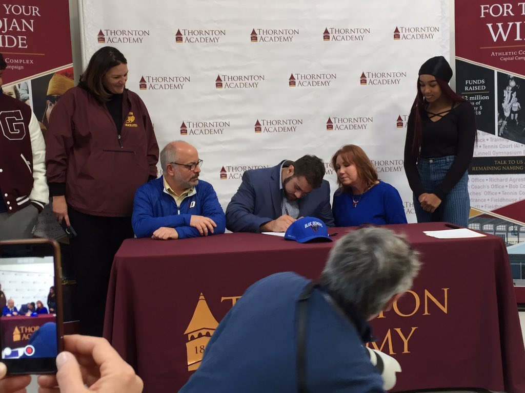 MileSplit_NE's tweet photo. Maine Track &amp; Field Stars Sign NLI ON National Signing Day https://t.co/xid9LRByX8 https://t.co/SFmD1fqhD6