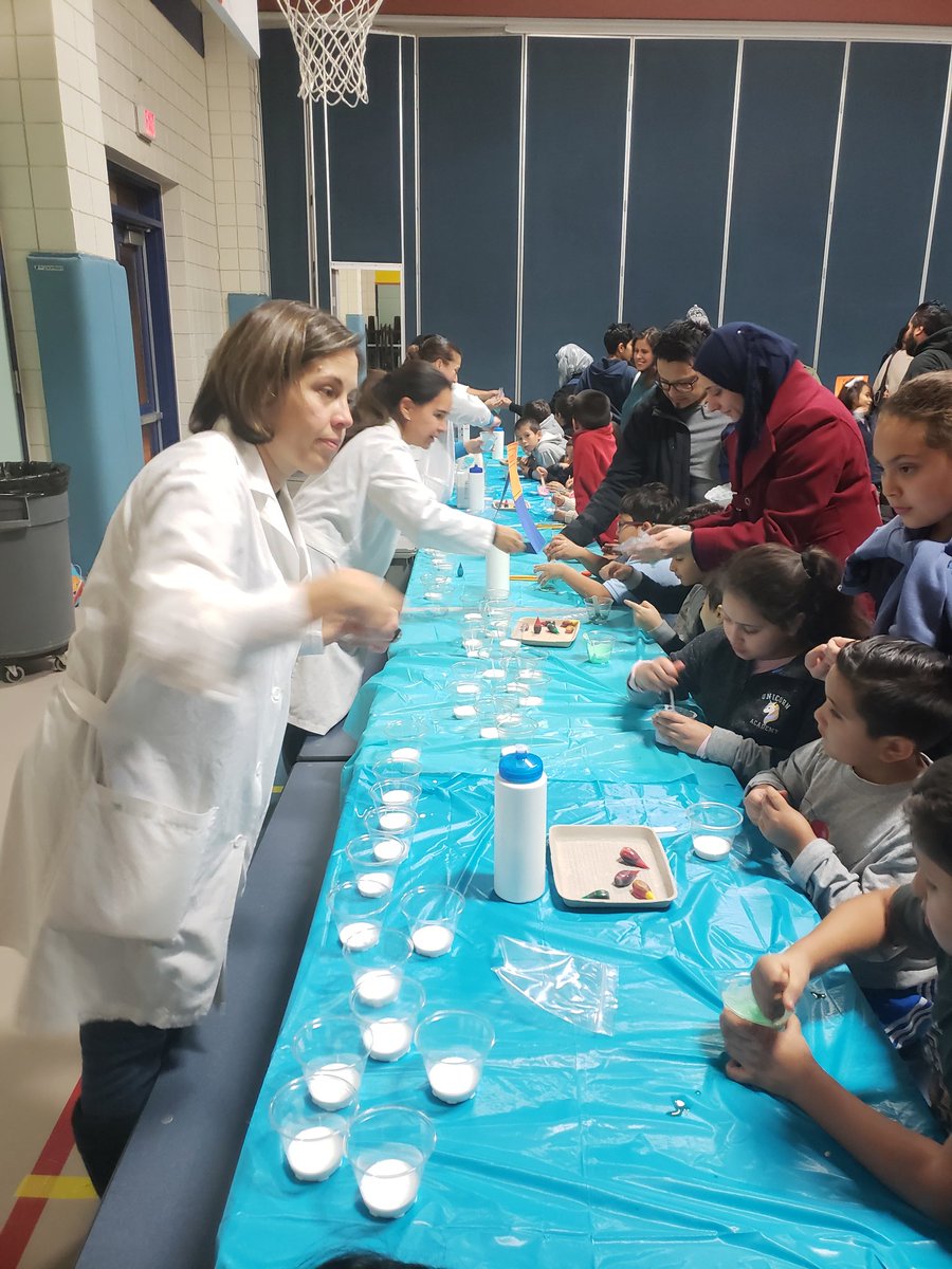 ReesStars's tweet photo. Our Math and Science Night is in full swing! @hmns @AliefISD @AliefScience #ReesFamilyFun #ALTILTNov18 https://t.co/OH1cbv4jzm