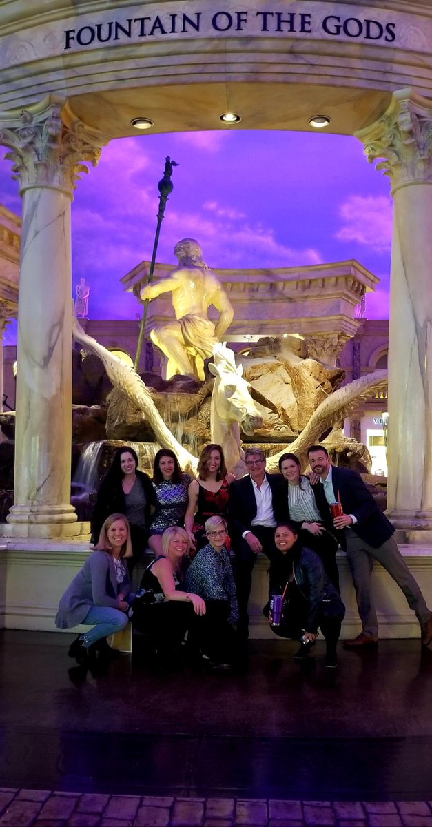 medFeefee's tweet photo. UCONN OB/GYN family! #AAGL2018 @freddyrau @cmmorosky https://t.co/smT3CRs22o