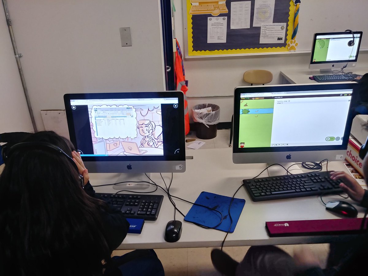 Marshall_HISD's tweet photo. #codeathon2018 #edtech #hisd #teamhisd #learningdotcom #hisd_diglitstrong #digitalliteracy @HISD_Inst_tech @GamestarMech @hisd @HISDEdTech @apple #maclab #maxwell #drones #apple #AppleEDUchat @CodeMonkeySTU @codeorgtr #hourofcode https://t.co/bTMbmMLr8X