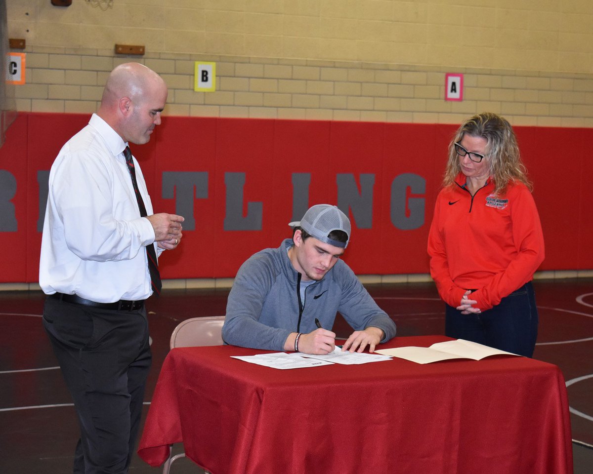 KWPrincipalRyan's tweet photo. Congrats @Tyler_M_Ryan on signing your commitment to St. Cloud State University. Looking forward to one more season with you as a Knight before you take your next step as a wrestler for the @SCSUHUSKIES!Thanks for being a great role model for our next generation of KW Wrestlers! https://t.co/lVZDQvJRRX