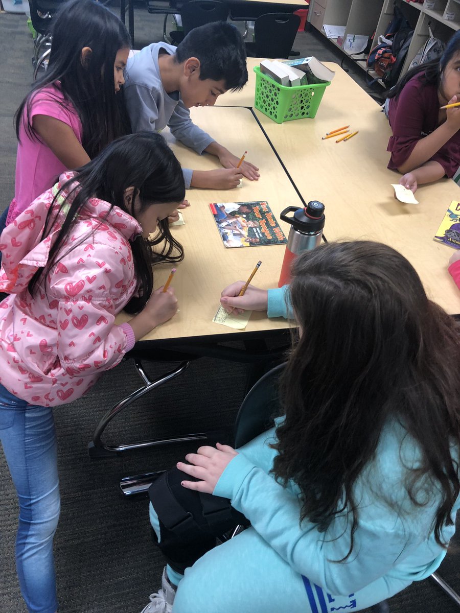 Group discussion about books!
❤️📚#tesbulldogs #WISDgreatness 📚❤️