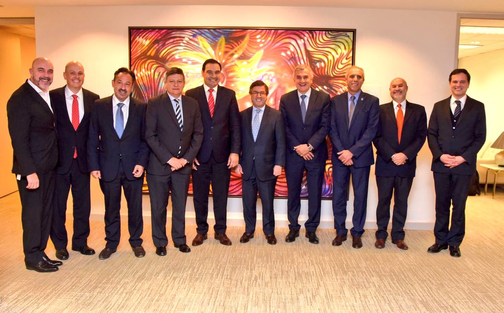 domingopeppo's tweet photo. Por último, concretamos un encuentro con el presidente de @el_bid @MorenoBID, quien nos felicitó por el banco de proyectos de obras que tenemos, destacando el nivel de ejecución de las mismas. 

#Washington https://t.co/Vht7Q76NyS
