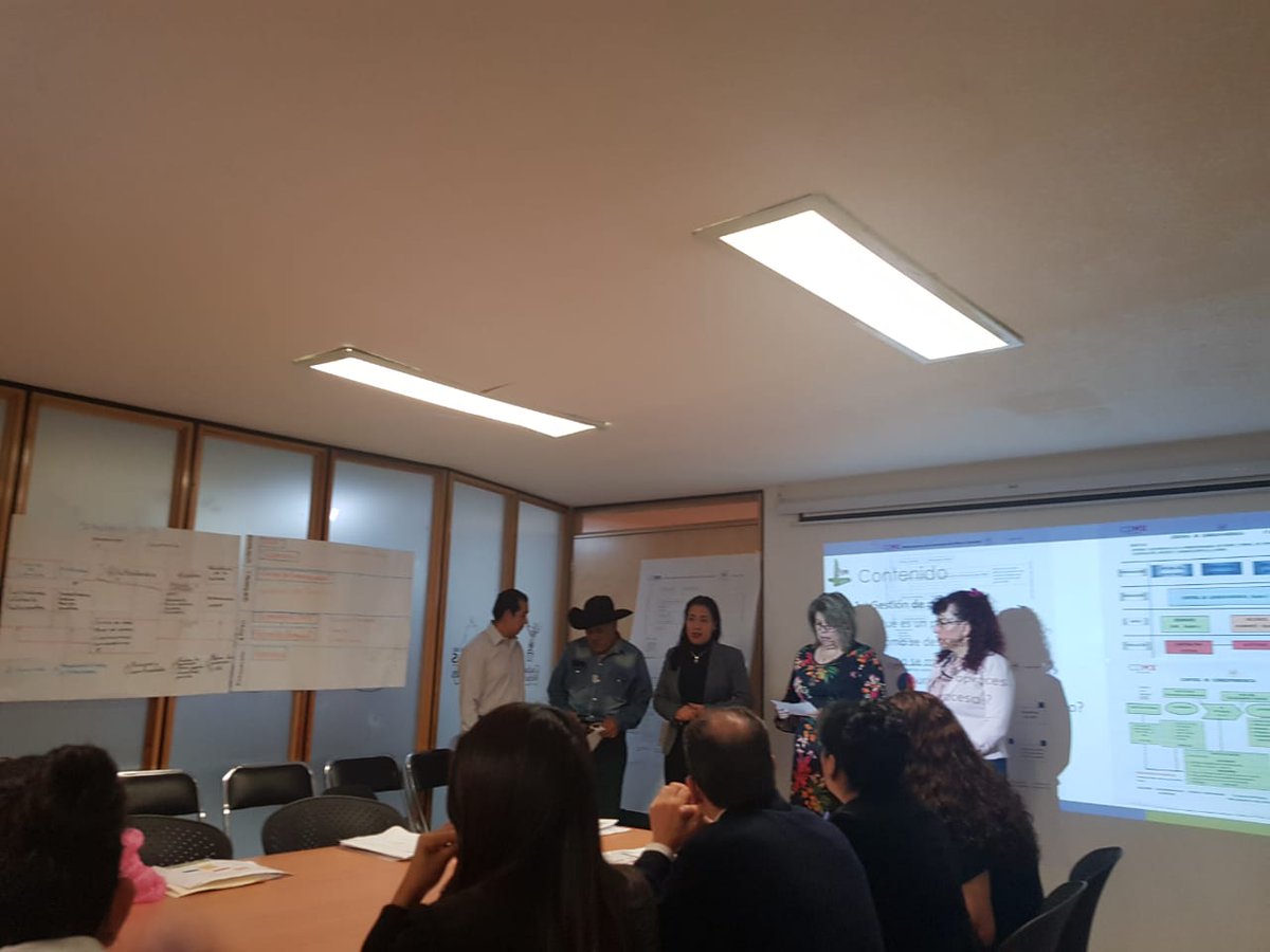 SOBSECDMX's tweet photo. En este año organizamos casi 40 cursos de capacitación con el objetivo de que el personal que labora en la dependencia adquiera competencias y habilidades sociales que mejoraren su desarrollo en el trabajo y en la vida cotidiana. #ObrasCDMX https://t.co/Xr7oM24r9r