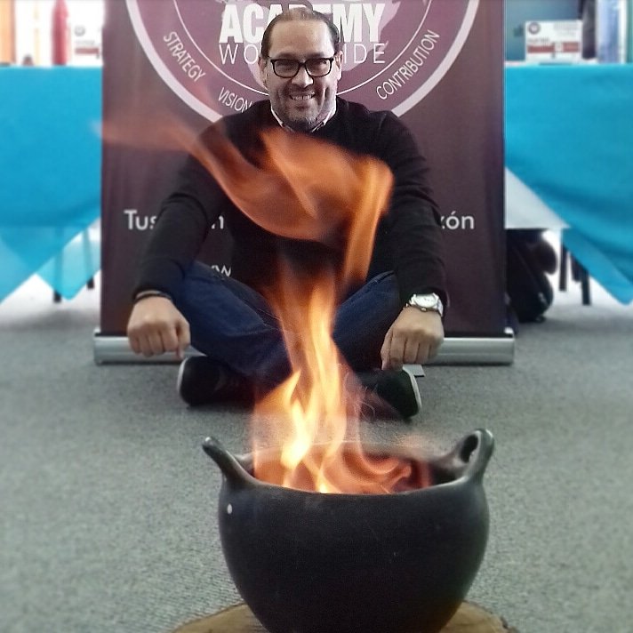 atilioromerop's tweet photo. Una conexión maravillosa la que  logramos durante nuestra Certificación Life Coaching en Bogotá.  

Acá seguimos preparando la inmersión de nuestra segunda jornada presencial este fin de semana @academycool @escueladenegocioslatam 

#LifeAndLeadershipCoaching #Coach #FuegoSagrado https://t.co/nR0iAjqpaB