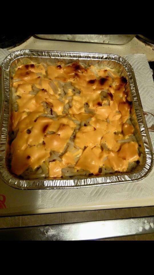 MommmaSaid's tweet image. My sister and I are having a Mac and Cheese battle to see who gets to cook it for thanksgiving. Mine is on the left, hers the right! Who y’all with?