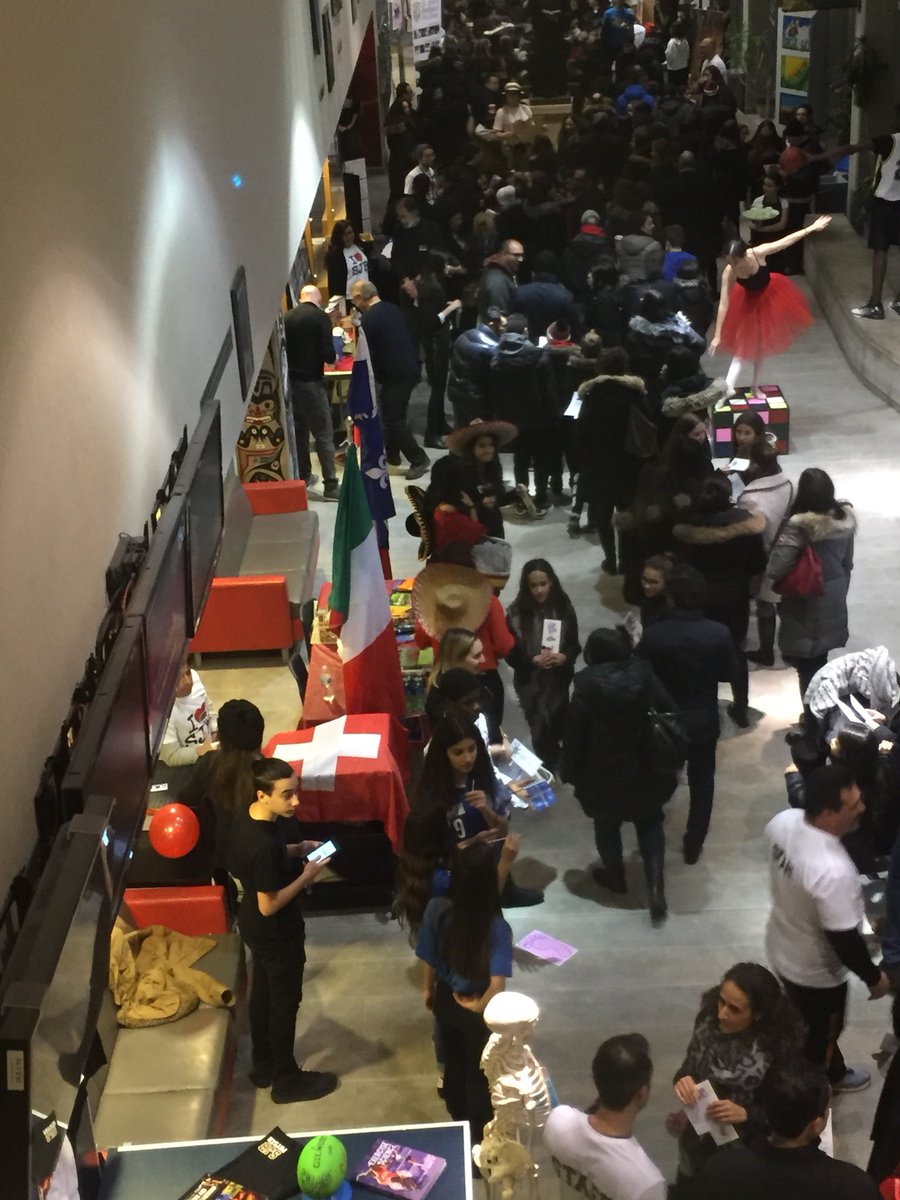 SJDBModerns's tweet photo. So much positive energy! Great evening here @SJDBrebeufCHS!🥐🐾 #Gr8OpenHouse https://t.co/625tTcjUPP