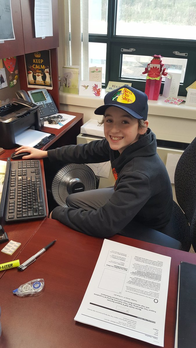 heathertob76's tweet photo. Big thanks to St. Peter's Jr. High for promoting "Take Your Child to Work Day". An amazing opportunity for youth to start thinking about what is available for them in the very near future!! 😉😊😊😎 #MemorialUniversity #StPetersJrHigh https://t.co/B1M4ekFcwj