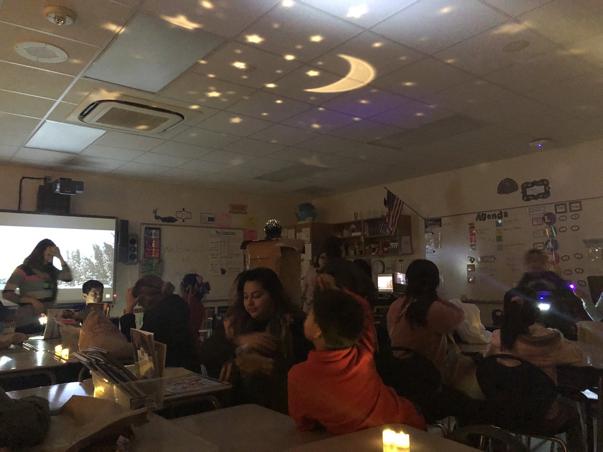 MsAleman_'s tweet photo. @Neff_ES #CampNeff #LiteracyNight https://t.co/RGHXNbBNrl