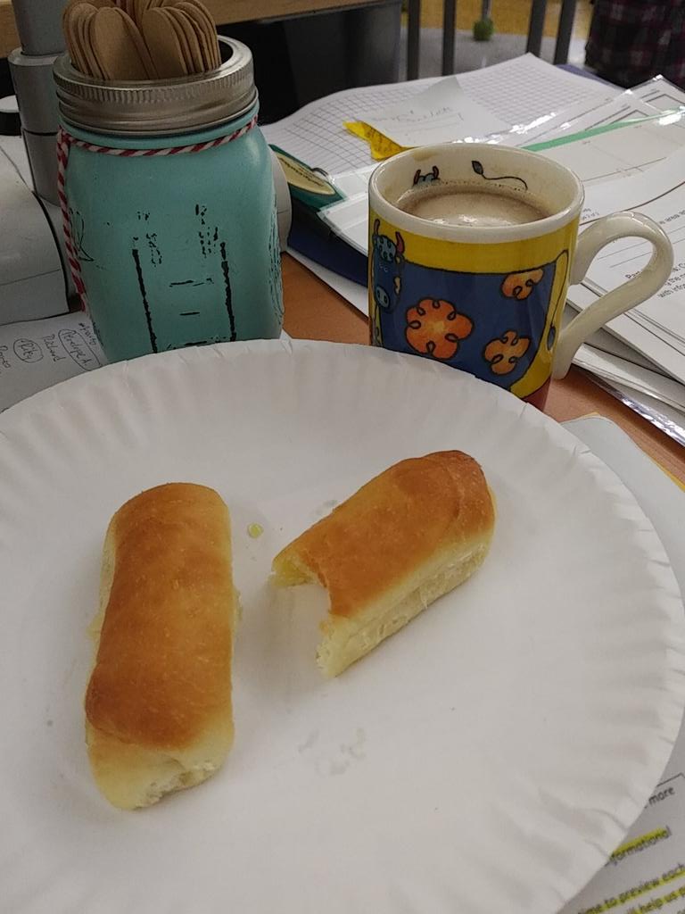 MrsCrugerHansen's tweet photo. Thank you Sherie Roberts for always putting a smile on or faces!#mvbees https://t.co/oYQIMXSnTj