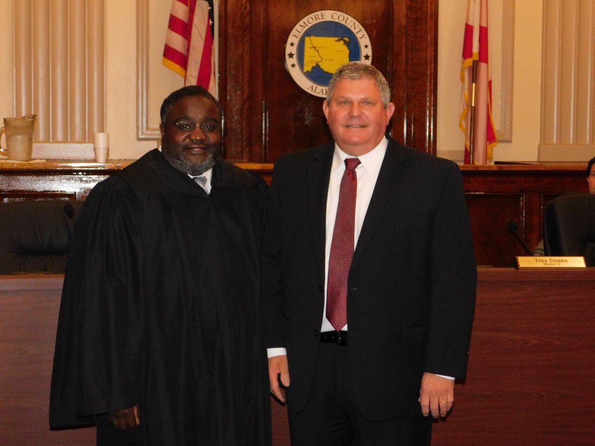 JudgeBillLewis's tweet photo. Honored to swear in @BartMercer tonight @ElmoreComm meeting! https://t.co/bZcZfkgwLj
