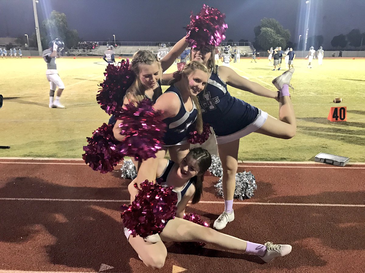 elladayyyyy's tweet photo. Happy bday Jenna I love you and miss you tons!!! 💕🎉 https://t.co/lRevYYWdc2