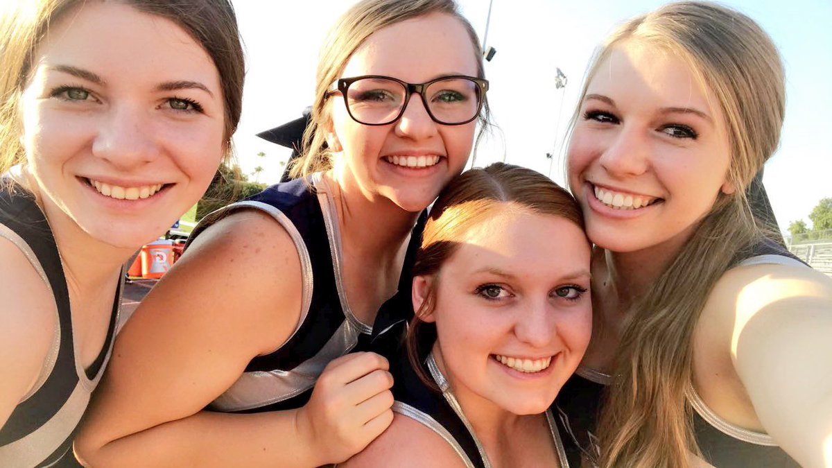 elladayyyyy's tweet photo. Happy bday Jenna I love you and miss you tons!!! 💕🎉 https://t.co/lRevYYWdc2