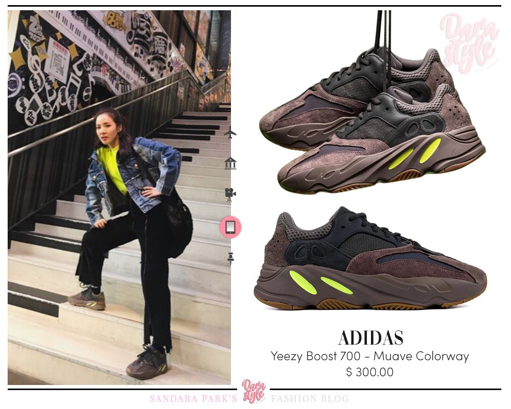 yeezy boost 700 female