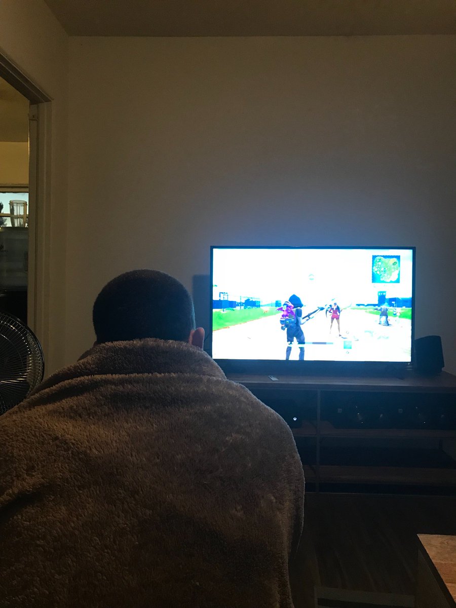 Flokus7's tweet photo. I hear this picture is circulating and people are saying I care more about Fortnite than my Llamas! This couldnt be more wrong! SAD! #BehindYourBak https://t.co/rZ2Zvp9RQs