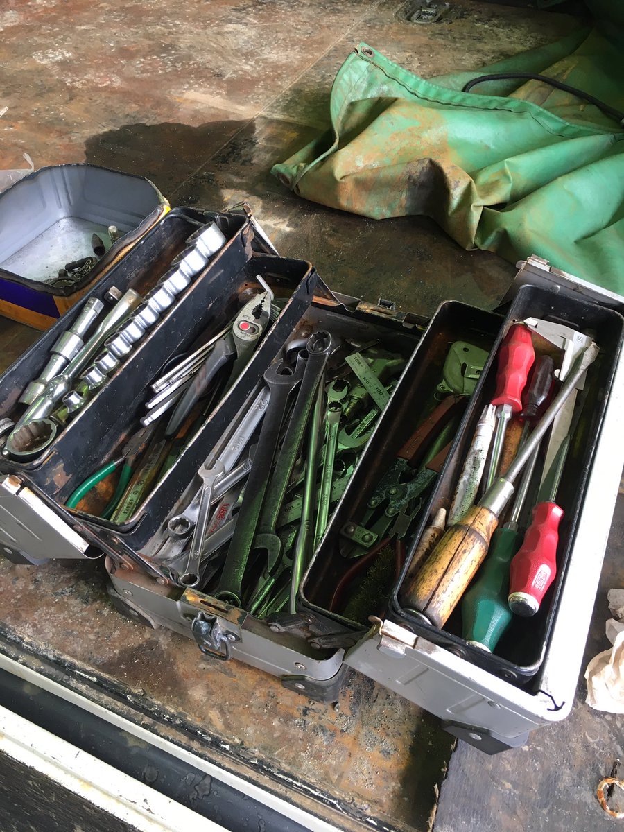 Tonboのメガネ ぼくのわたしの工具セット 重機整備士の工具箱はこちらです 仕事用なんで わやくちゃですが自分なりに使いやすく仕分けてます