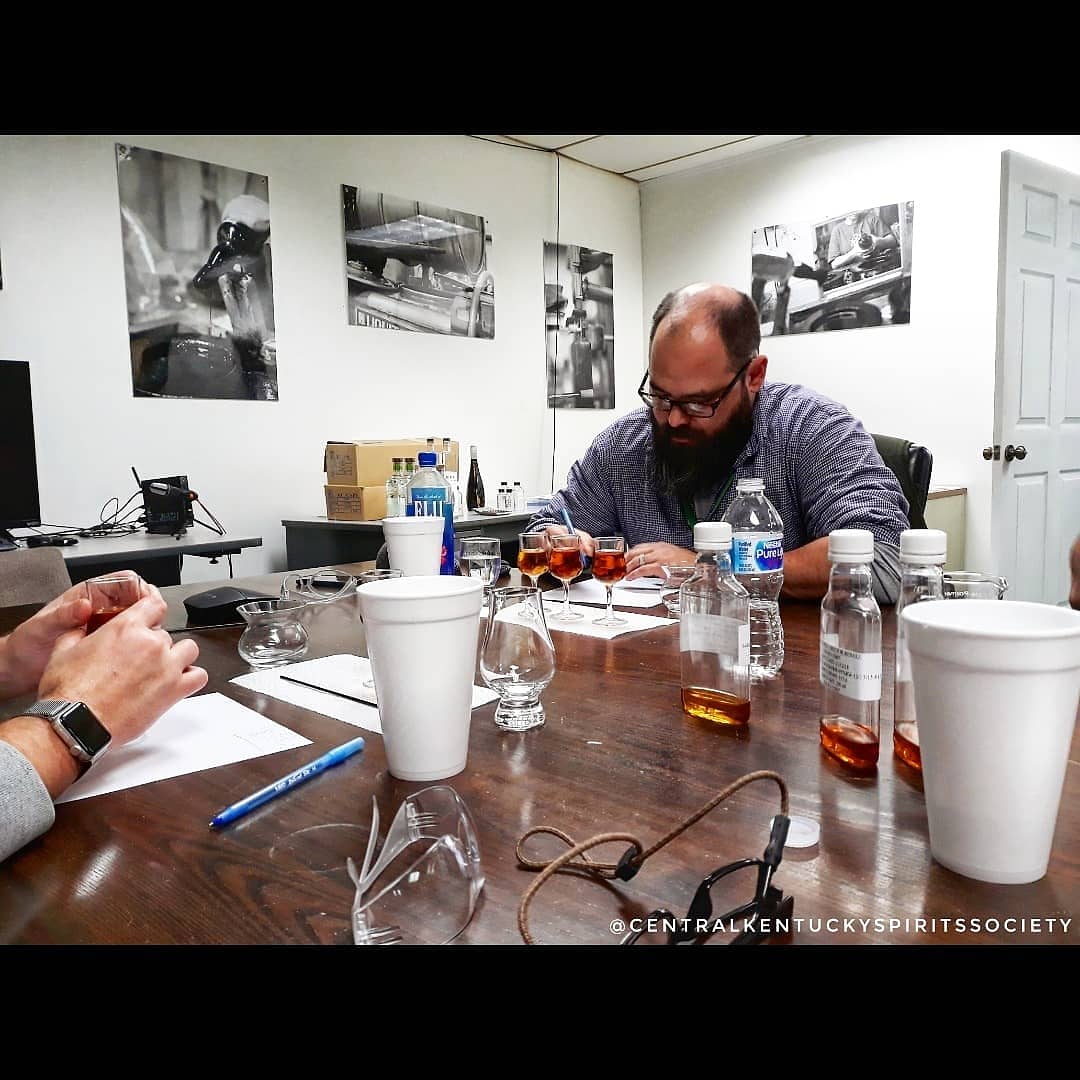 ckyspirits2018's tweet photo. Great #fellowship with society members #tasting #singlebarrels of straight rye #whiskey from the good people @strongspiritsky in Bardstown, Ky. #cheers everyone! #bourboncountry #bourbonlife #bourbonenthusiast #barrelpicks #tastingwhiskey #kentucky #ckyspirits #socialclub #yummy https://t.co/VxV5j7zeua