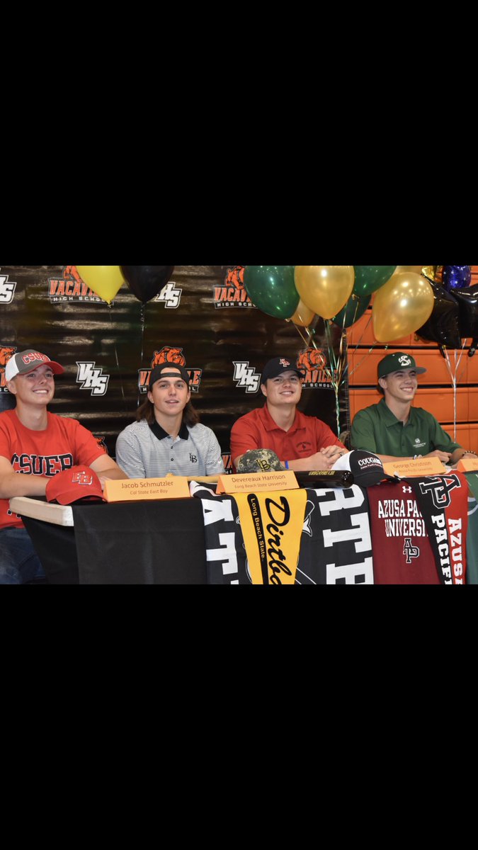 devharrison3's tweet photo. Signing day‼️⚾️🏆 #skobags https://t.co/ZzeOYvF6VF